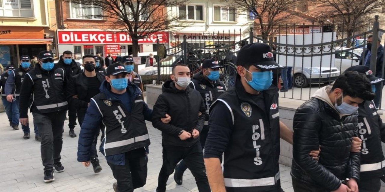 Eskişehir’deki Silah Kaçakçılığı Operasyonunda 4 Kişi Tutuklandı