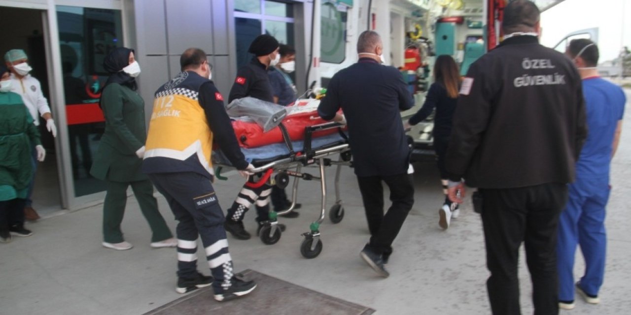 Yeğenini Tabancayla Vurarak Yaraladı
