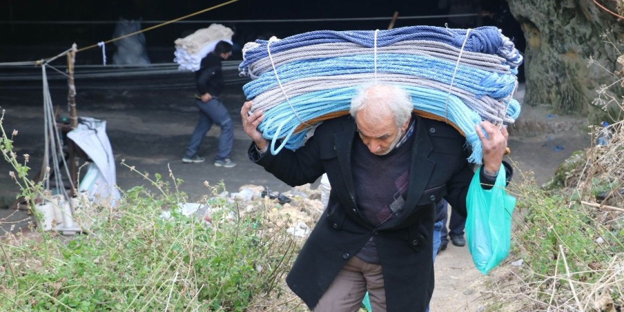 200 Yıllık Mağarada Asırlık Mesleği Sürdürüyorlar