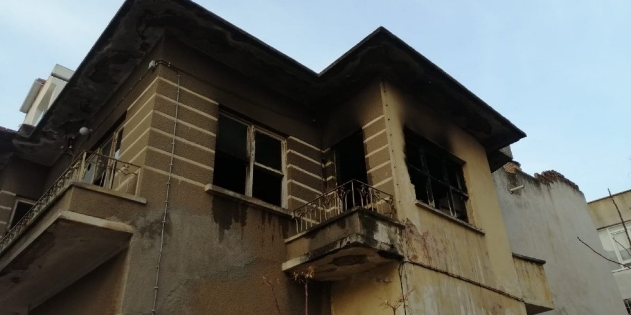 Antalya’da Metruk Binada Yangın
