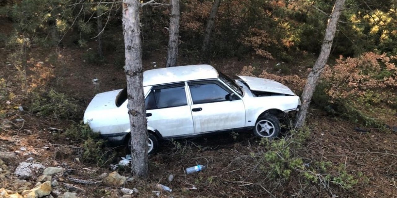 Kontrolden Çıkan Otomobil Ağaçlara Çarparak Durabildi, 1 Kişi Yaralandı