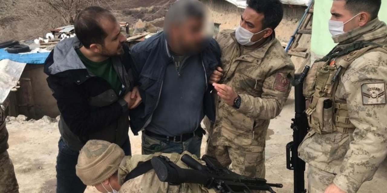 Eşini Öldürüp Çocuklarını Yaraladıktan Sonra Kaçan Zanlı Jandarmanın Takibi Sonucunda Yakalandı