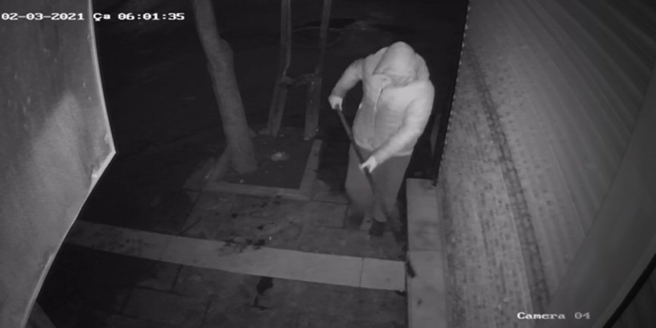 Saldırı Öncesinde Güvenlik Kameralarının Boyandığı Anlar Kamerada