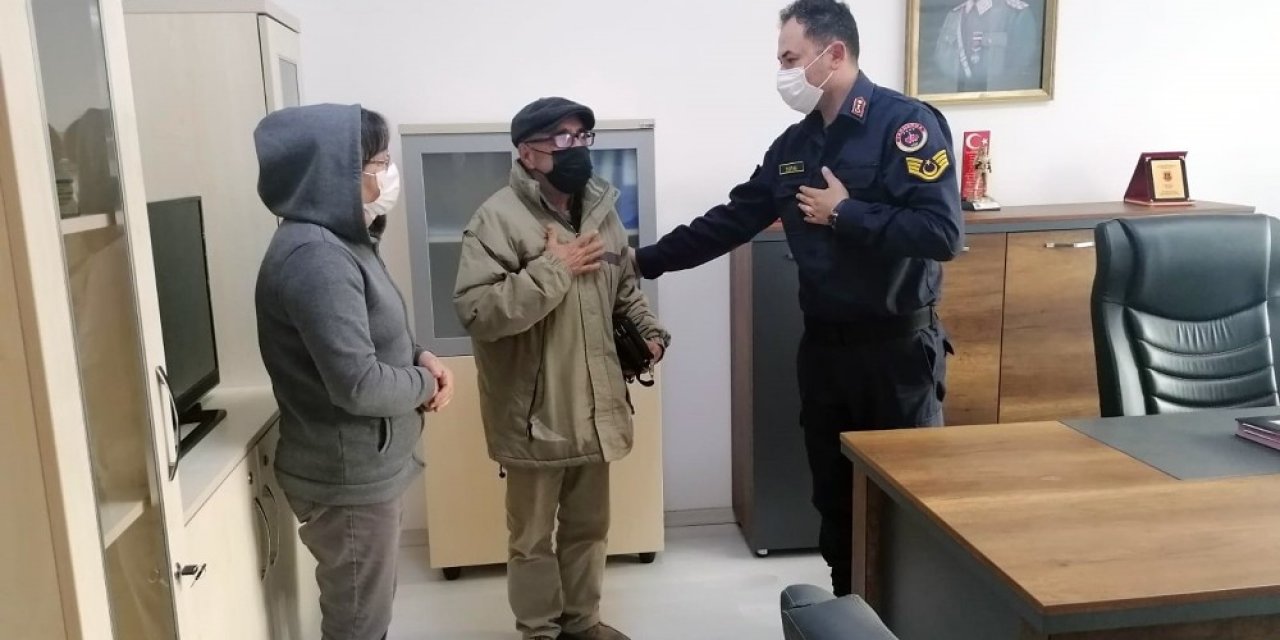 Dolandırılıyordu, Jandarma Son Anda Engelledi