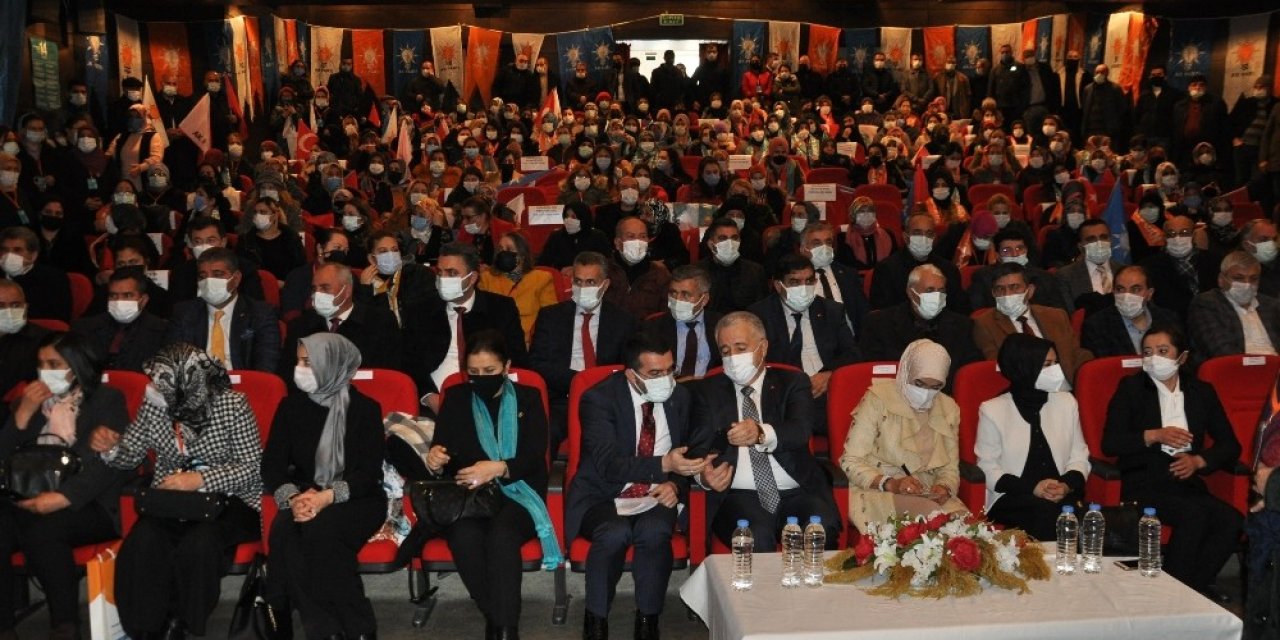 Ak Parti Kars Kadın Kolları 6. Olağan Kongresi Yapıldı