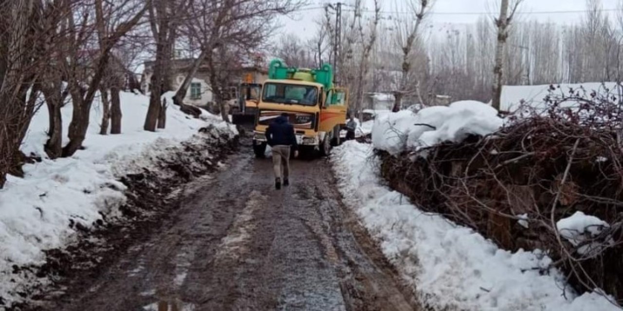 Güroymak’ta Şebeke Suları Dondu