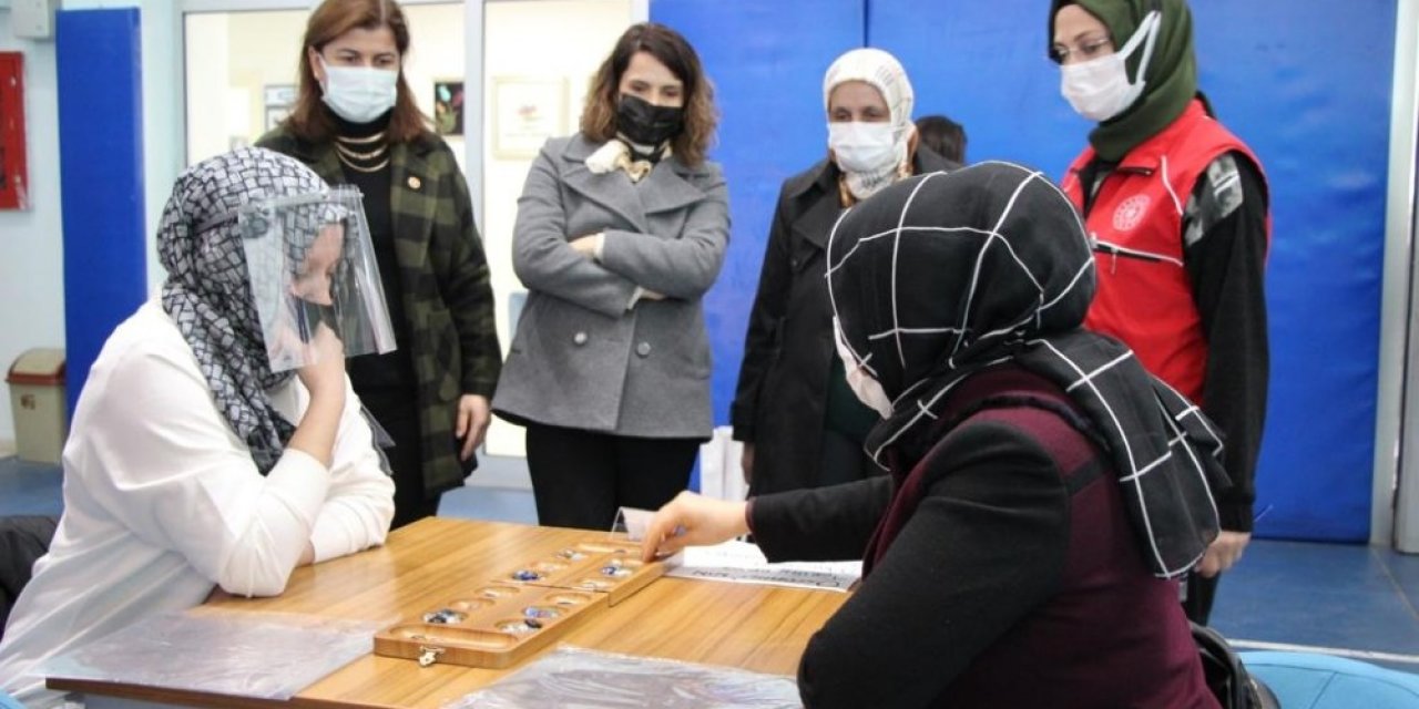 Anneler Mangala Turnuvasında Ter Döktü
