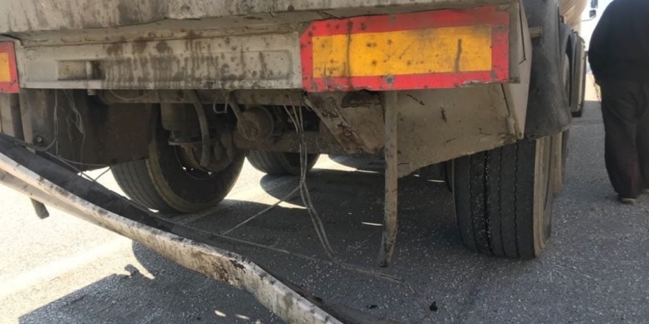 Otomobil Tankere Arkadan Çarptı: 1 Ölü, 1 Yaralı