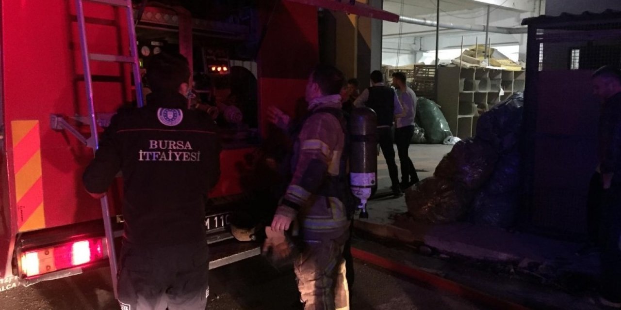 Koltuk İmalathanesinde Yangın Korkuttu