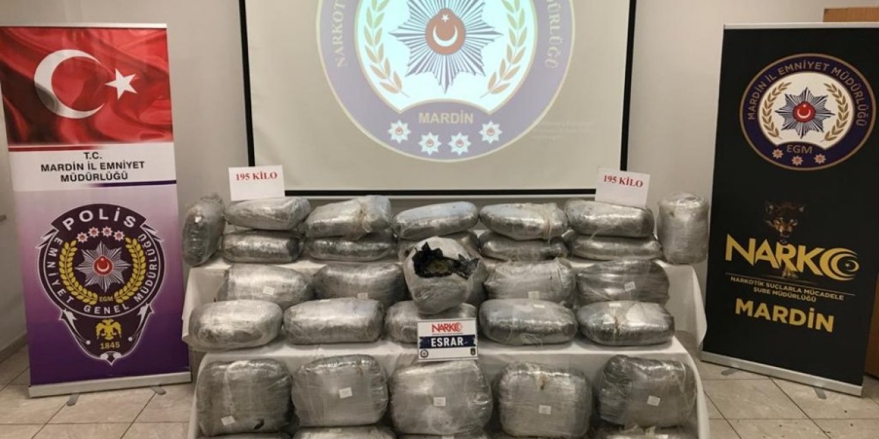 Mardin’de İş Makinasına Gizlenmiş 195 Kilo Uyuşturucu Ele Geçirildi