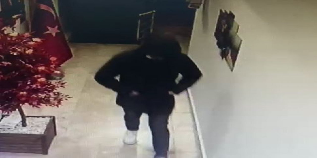 Çok İstediği Ayakkabıya Hırsız Sayesinde Kavuştu