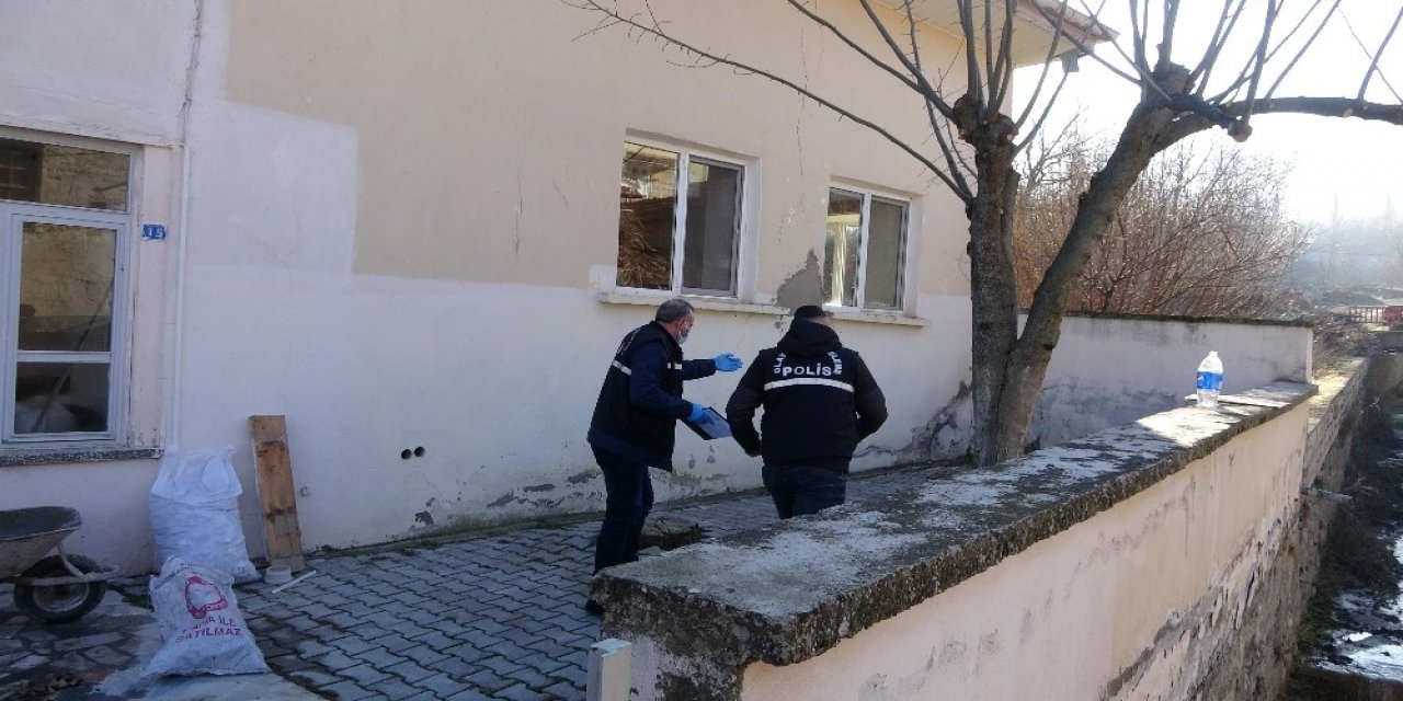 Cami Tadilatını Yapan İşçi Yüksekten Düşerek Yaralandı