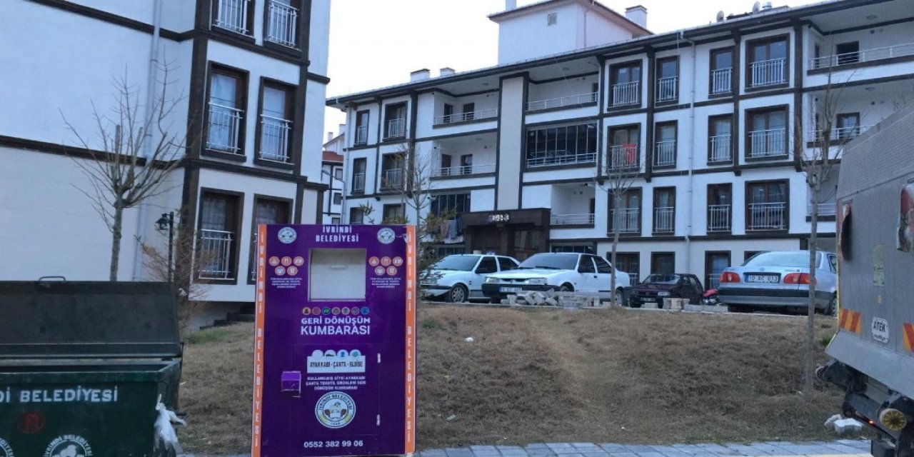 İ̇vrindi Belediyesinden Kıyafetlere Geri Dönüşüm