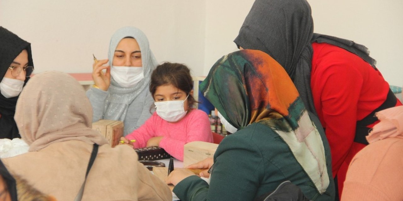 Şanlıurfalı Kadınlar Osmanlıdan Kalma Sanatı Yaşatıyor