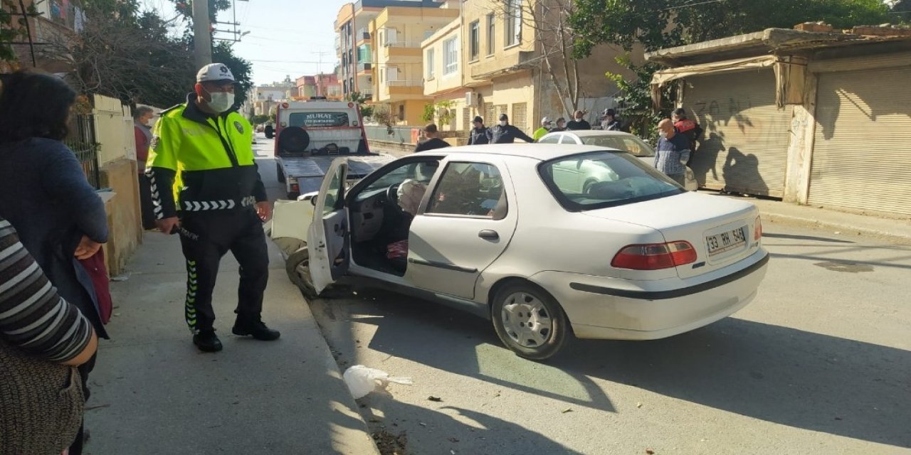 Direksiyon Başında Kalp Krizi Geçiren Kadının Kaza Anı Kamerada
