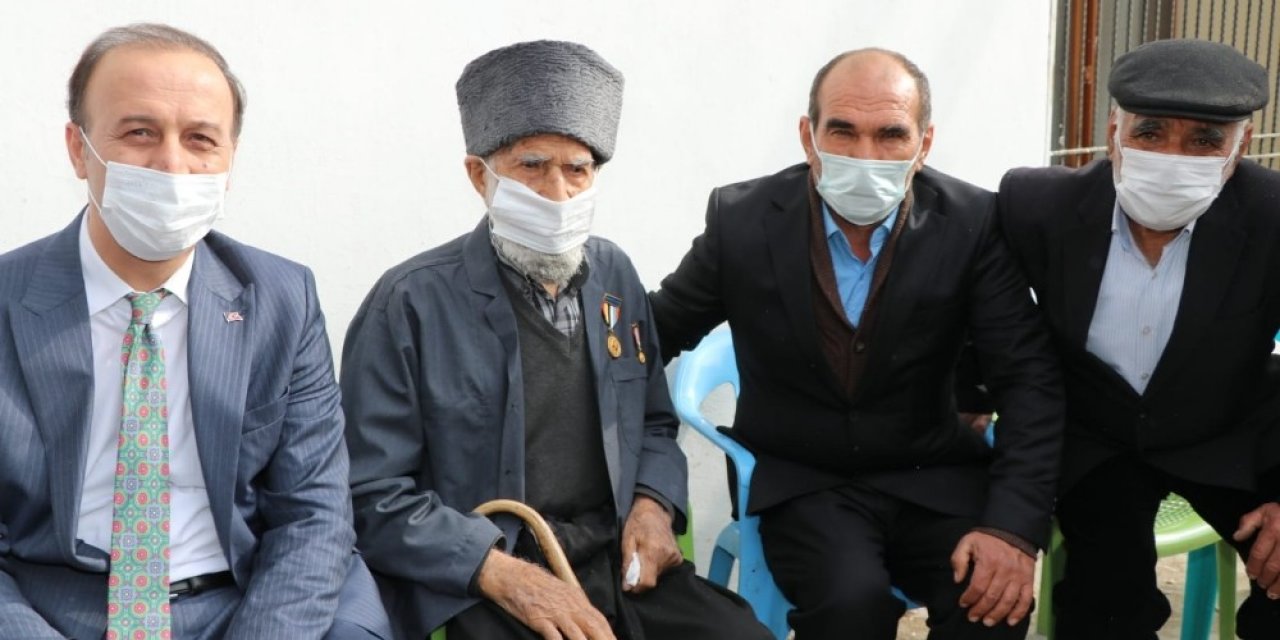 Vali Erin Kore Gazisini Evinde Ziyaret Etti