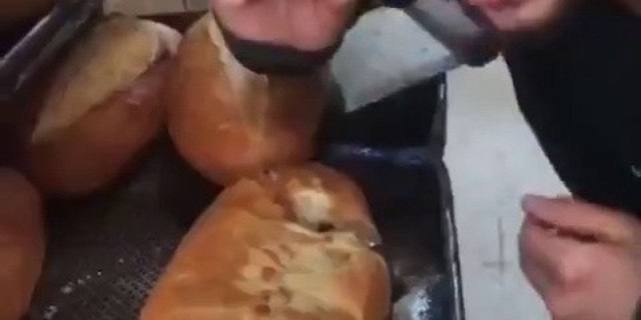 "süt Banyosu" Ve "dönerle Danstan" Sonra Şimdi De "ekmekle Çirkin Oyun"