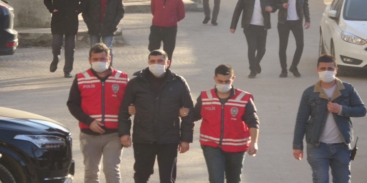 Özgecan’ın Öldüğü Olayda Erkek Arkadaşı Adliyeye Sevk Edildi