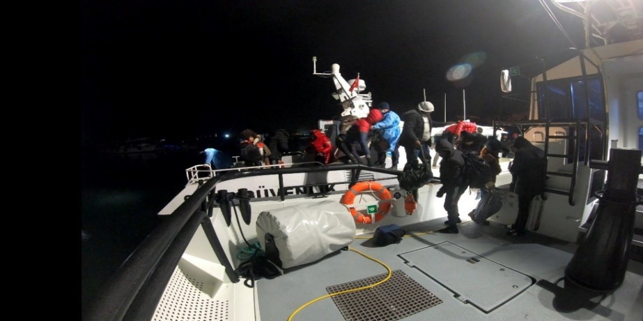 Yunan Unsurları Tarafından Geri İtilen 19 Düzensiz Göçmen Kurtarıldı