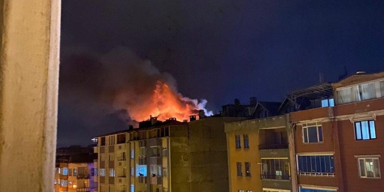 Ordu’da Çatı Yangını: 2 Kişi Dumandan Etkilendi