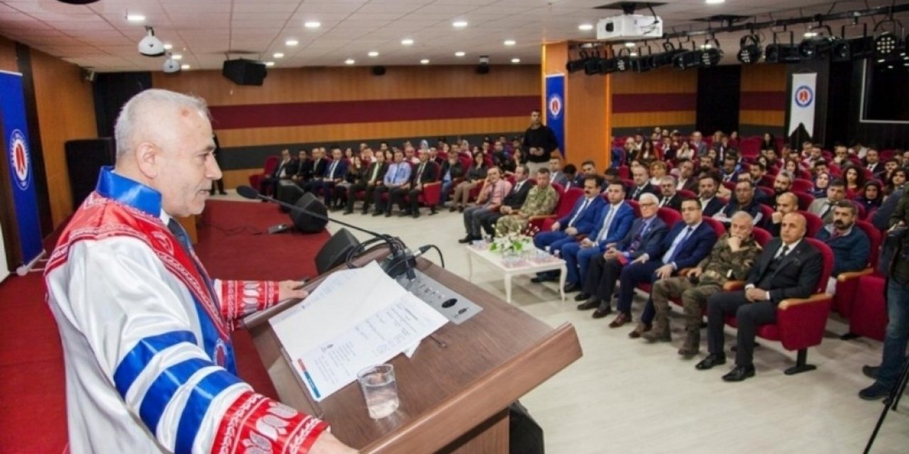 Hakkari Üniversitesi Rektörü Pakiş Güven Tazeledi