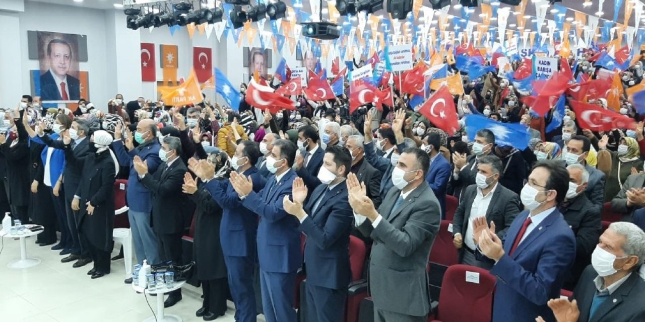 Ak Parti Adıyaman İ̇l Kadın Kolları Kongresi Yapıldı