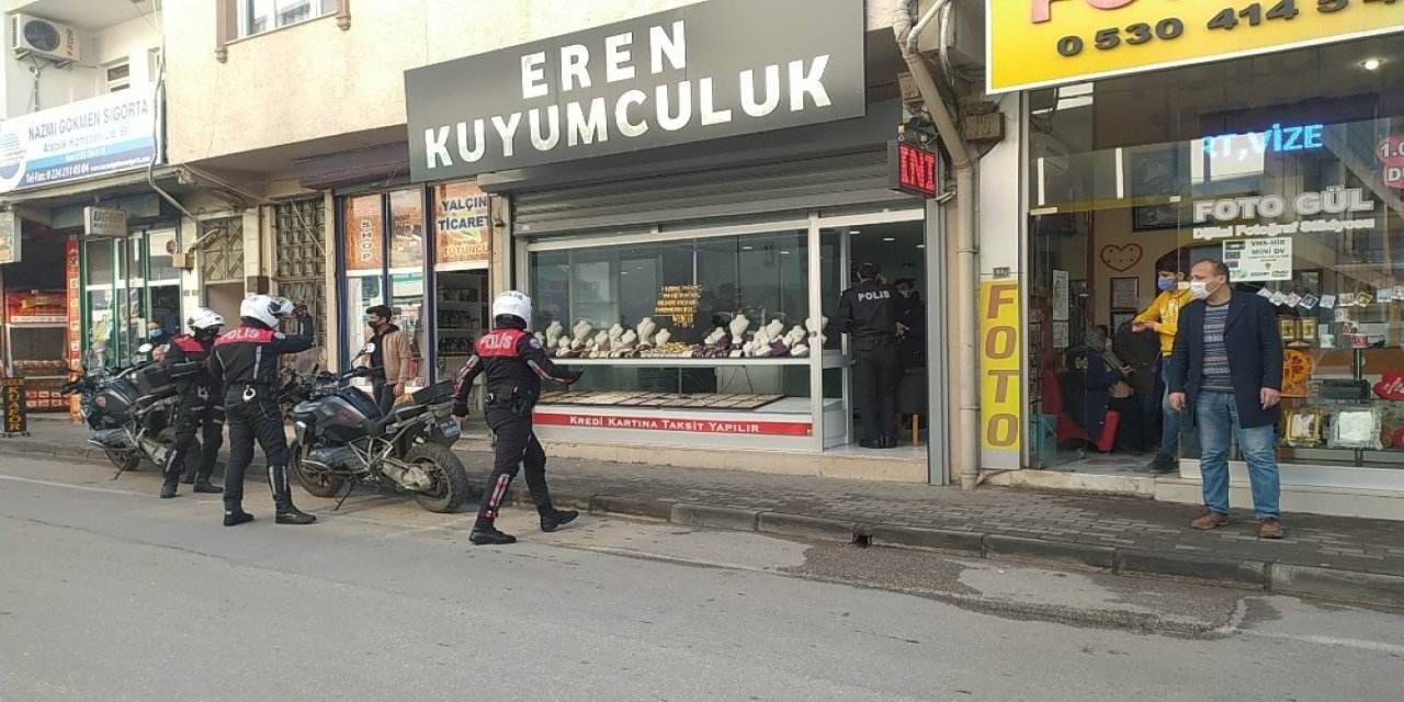 Bursa’da Kuyumcuyu Pompalı Tüfekle Soyan İki Kişi Tutuklandı