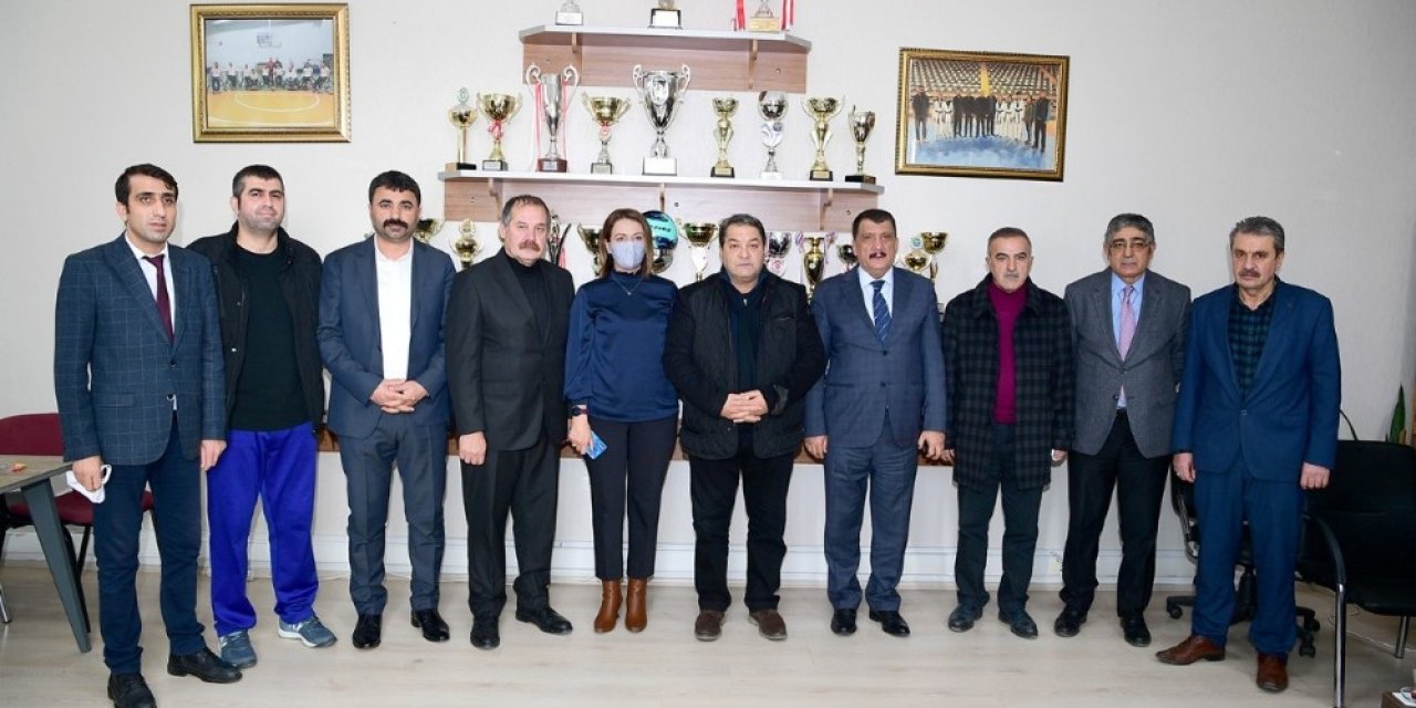 Filenin Kaplanlarına Manevi Destek
