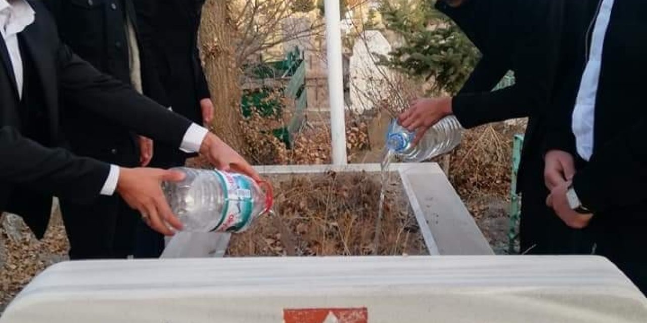 Tomarza Ülkü Ocakları Başkanlığı Şehit Kabirlerini Ziyaret Etti