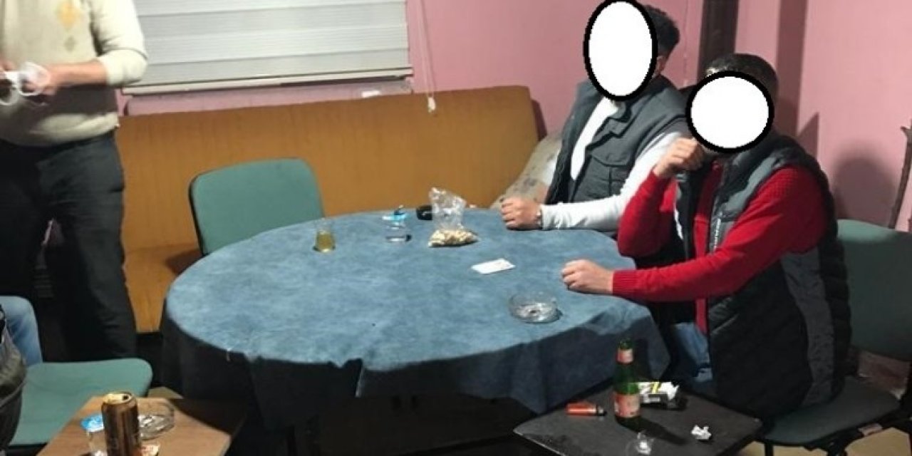 Bağ Evinde Kumar Oynayan 17 Kişiye Yaklaşık 23 Bin Tl Para Cezası Kesildi