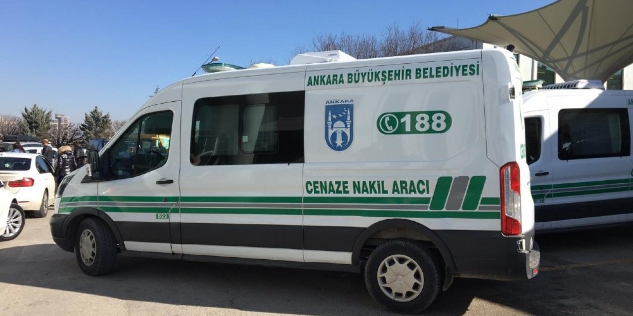 Şüpheli Şekilde 8.kattan Düşen Ayşe Özgecan Usta, Ankara’da Toprağa Verildi