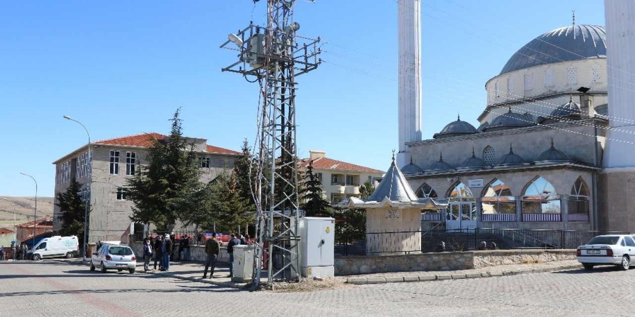 Kırşehir’de Vahşet, Cani Koca Eşini 27 Yerinden Bıçaklayarak Öldürdü