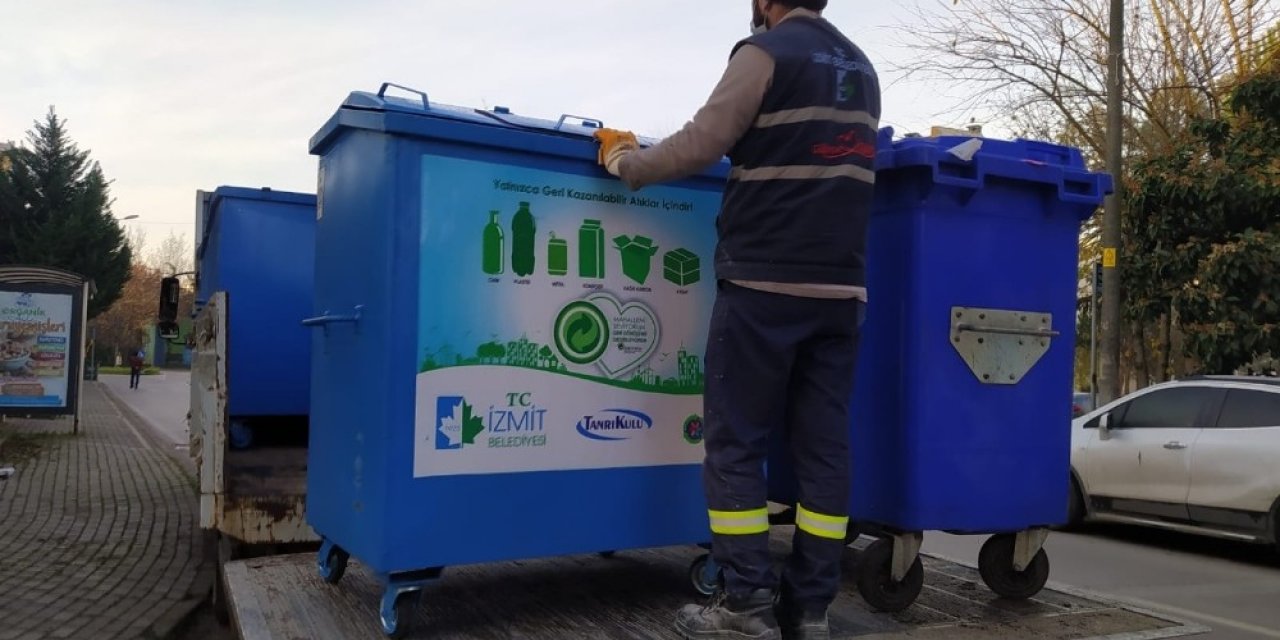 Yahyakaptan’a 60 Tane Geri Dönüşüm Konteyneri Konuldu