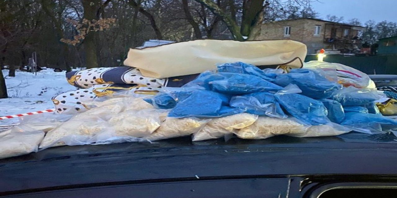 Ukrayna’da Polise 300 Dolar Rüşvet Teklif Etti, Arabasından 715 Bin Dolarlık Uyuşturucu Çıktı