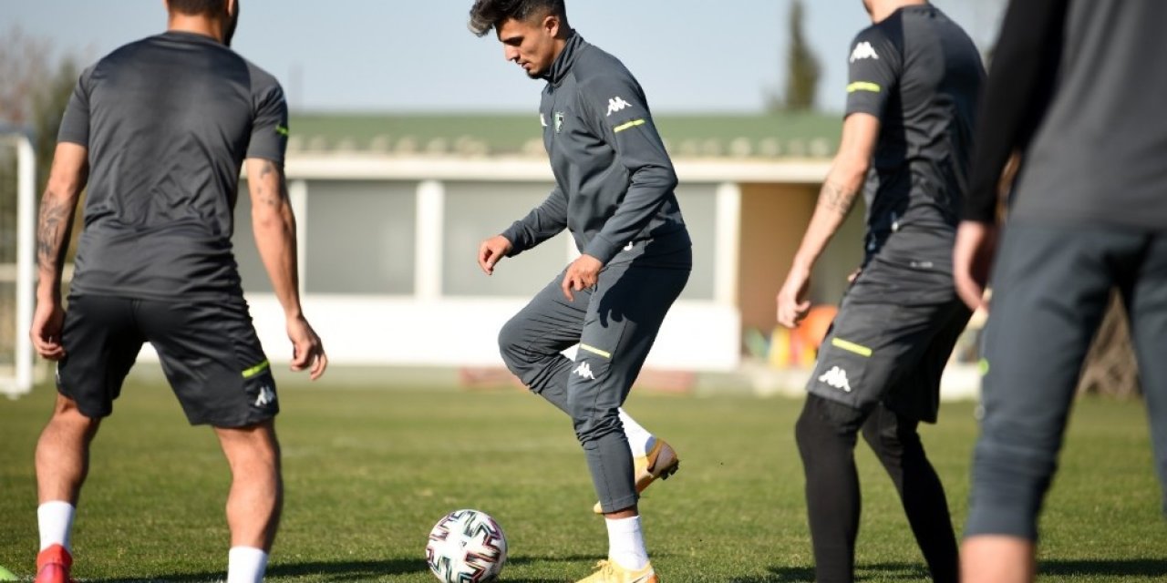 Denizlispor Ve Antalyaspor Maç Saatini Beklemeye Başladı
