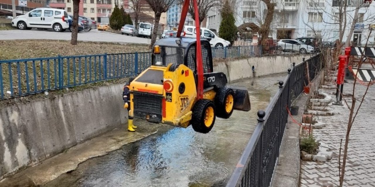 Kastamonu’da Derelerde Biriken Çöpler Temizleniyor