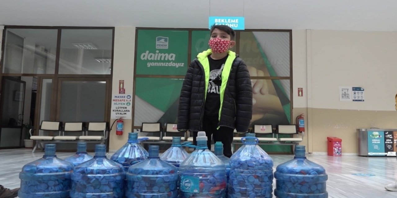 Pendikli Çocuk, Engelliler İçin 3 Ayda 30 Damacana Dolusu Mavi Kapak Topladı