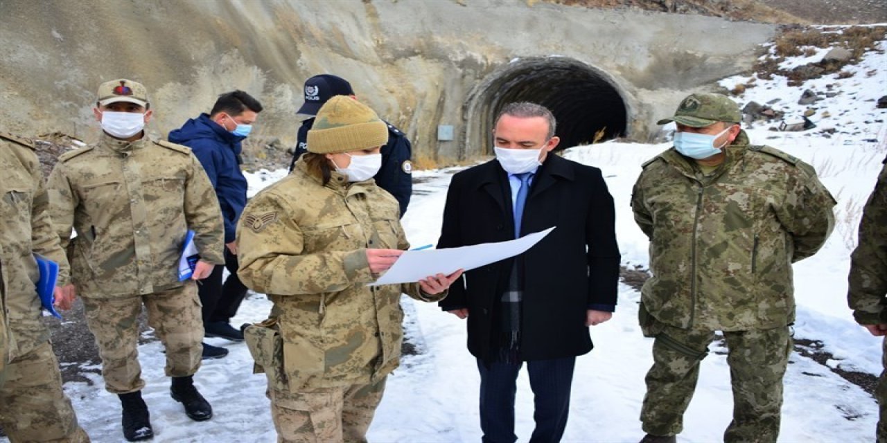Vali Öner, Btk Demiryolu Tüneli Ve Aktaş Sınır Kapısında İncelemelerde Bulundu