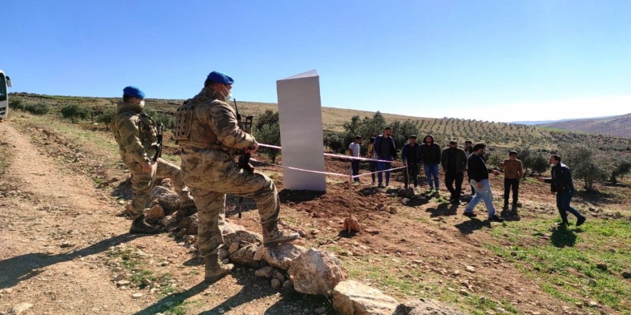 Göbeklitepe Yakınlarındaki Metal Blokun Gizemi 3 Gündür Çözülemiyor