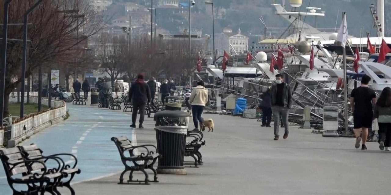 İ̇stanbullular Kısıtlama Günlerinde Evde Kalmadı