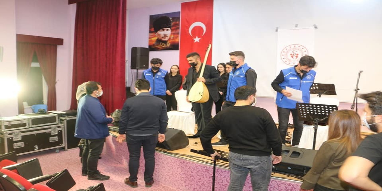 Kayseri Gençlik Merkezi, ’sahne Senin’ Programına Konuk Oldu