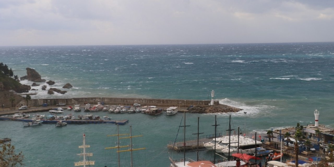 Antalya İçin Kuvvetli Fırtına Uyarısı