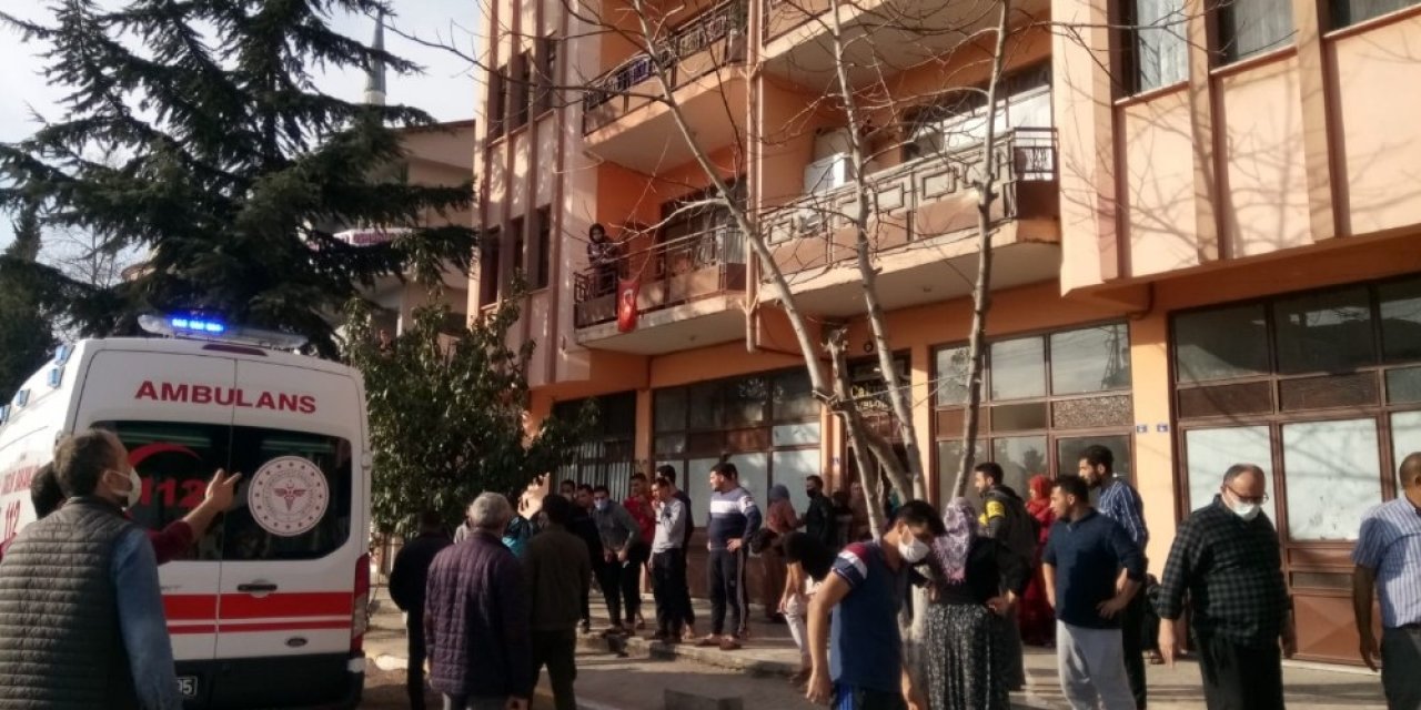 Düşerken Çaptığı Ağaç Dalları Çocuğu Ölümden Kurtardı