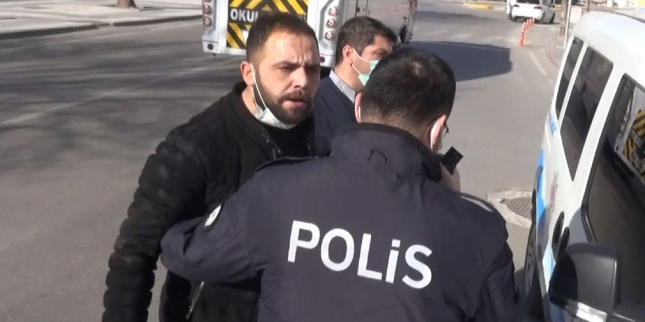 Muayenesiz Araçla Yakalanan Ehliyetsiz Sürücü Basın Mensuplarını Darp Etti