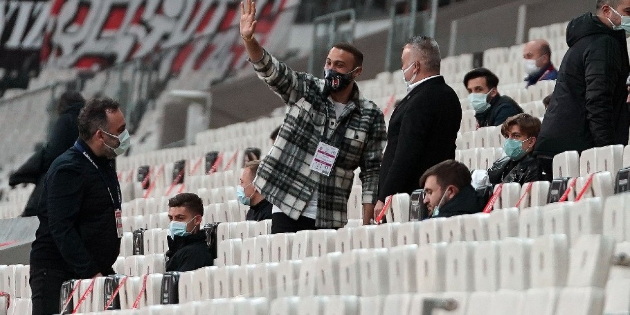 Cenk Tosun Maçı Tribünden Takip Etti