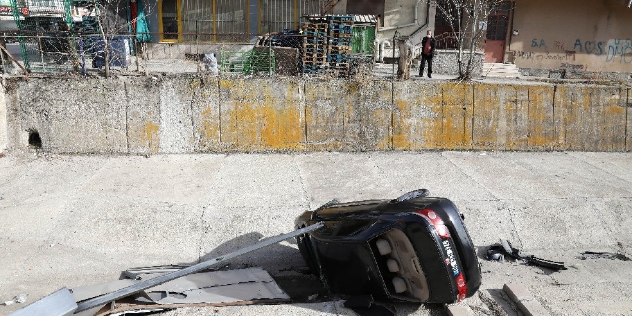 Çubuk Çayı’na Otomobil Düştü: 3 Kişi Yaralandı