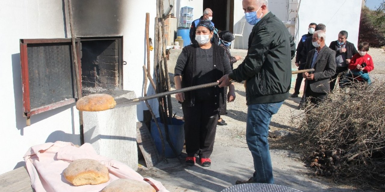 Girit Türklerinin 120 Yıllık Ekşi Mayalı Ekmeği Mersin’den Türkiye’ye Açılıyor