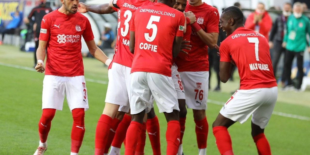 Sivasspor’un 5 Maç Sonra Yüzü Güldü