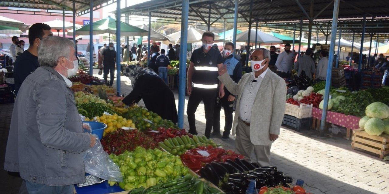 Başkan Şahin Pazarcı Esnafı İle Bir Araya Geldi