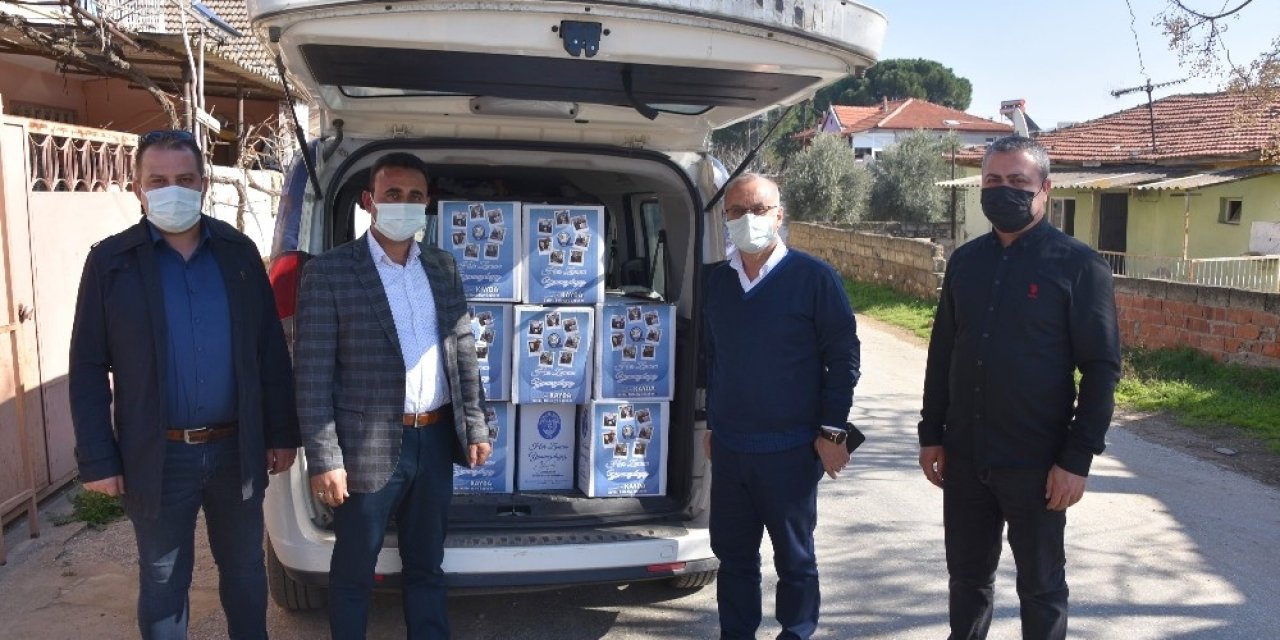 Salihli’de 10 Bin İhtiyaç Sahibine Gıda Paketi